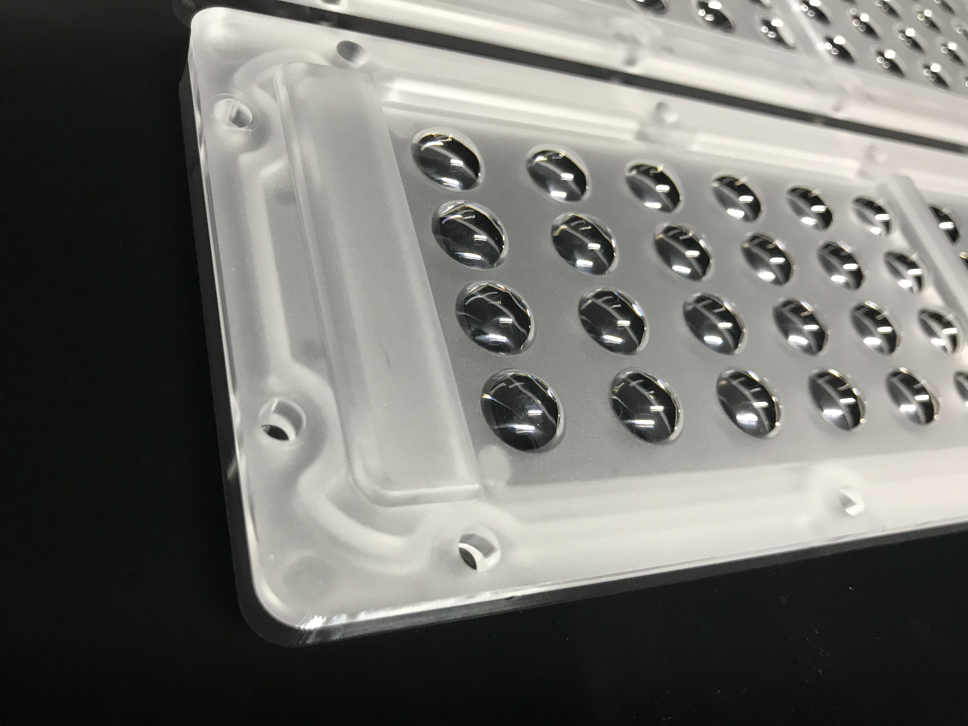 250x74-48H1 Street Light Lens-60×150°